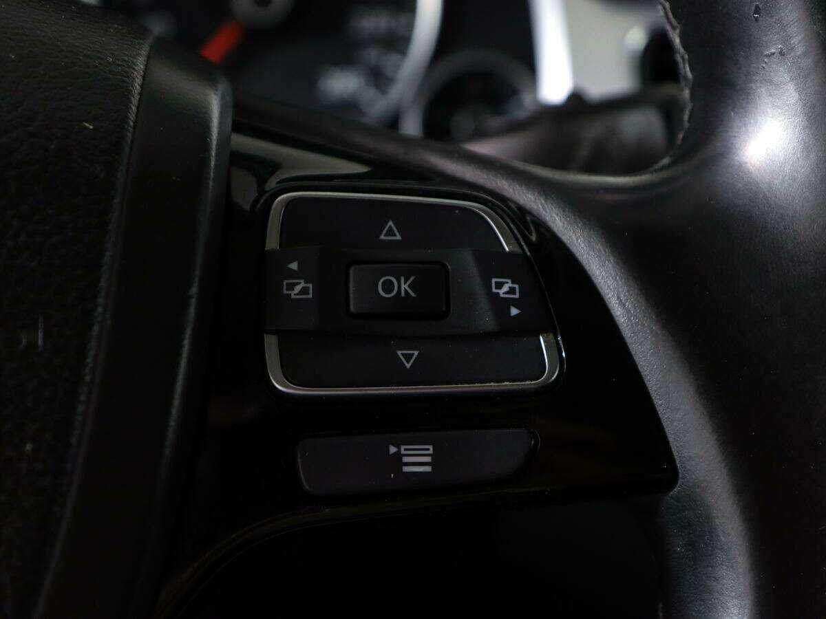 Volkswagen Touareg б/у, 2012, Автоматическая. Фото: #22