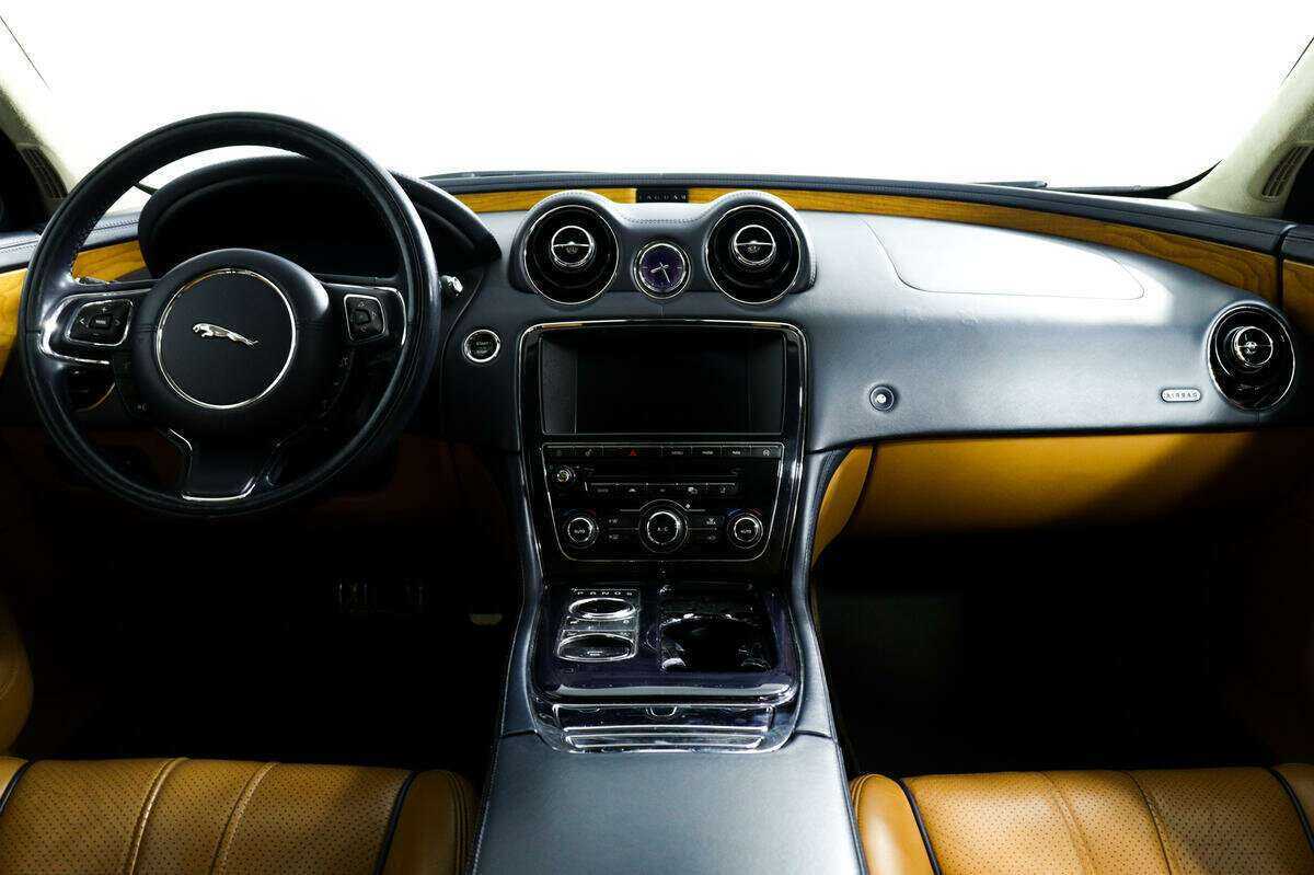 Jaguar XJ б/у, 2013, Автоматическая. Фото: #10