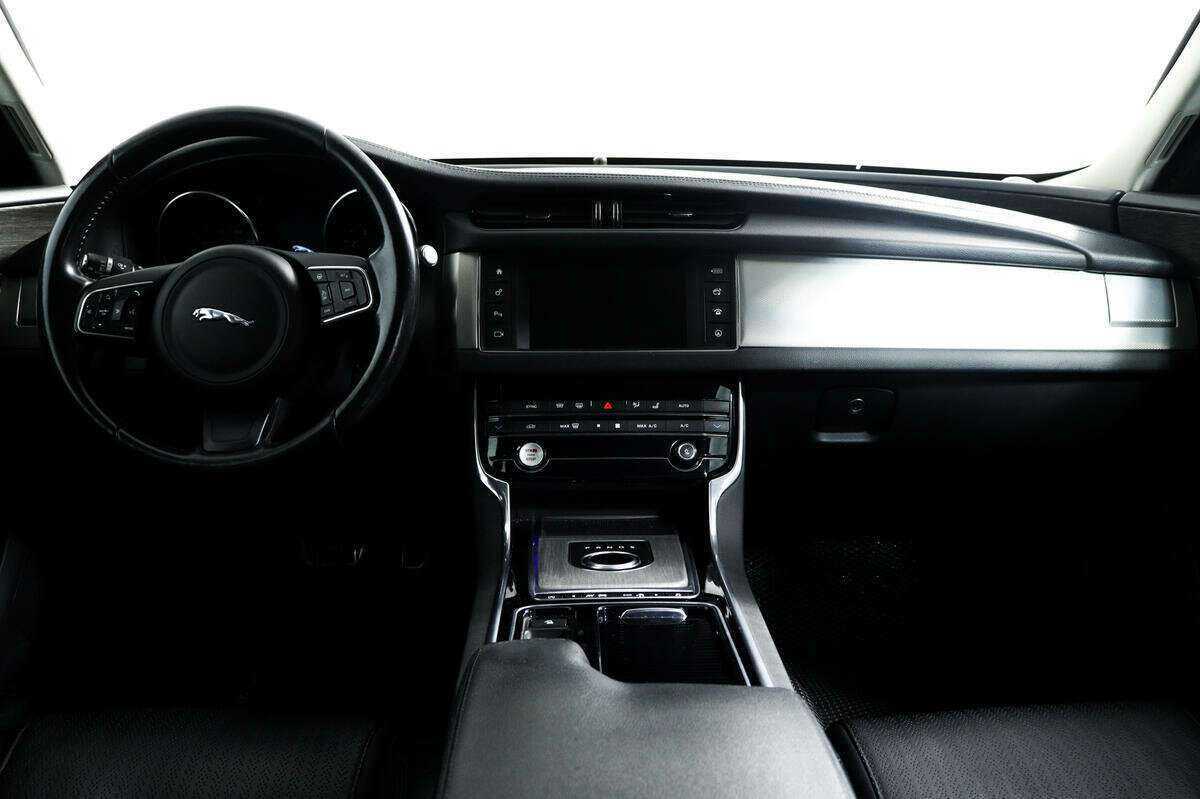 Jaguar XF б/у, 2016, Автоматическая. Фото: #10