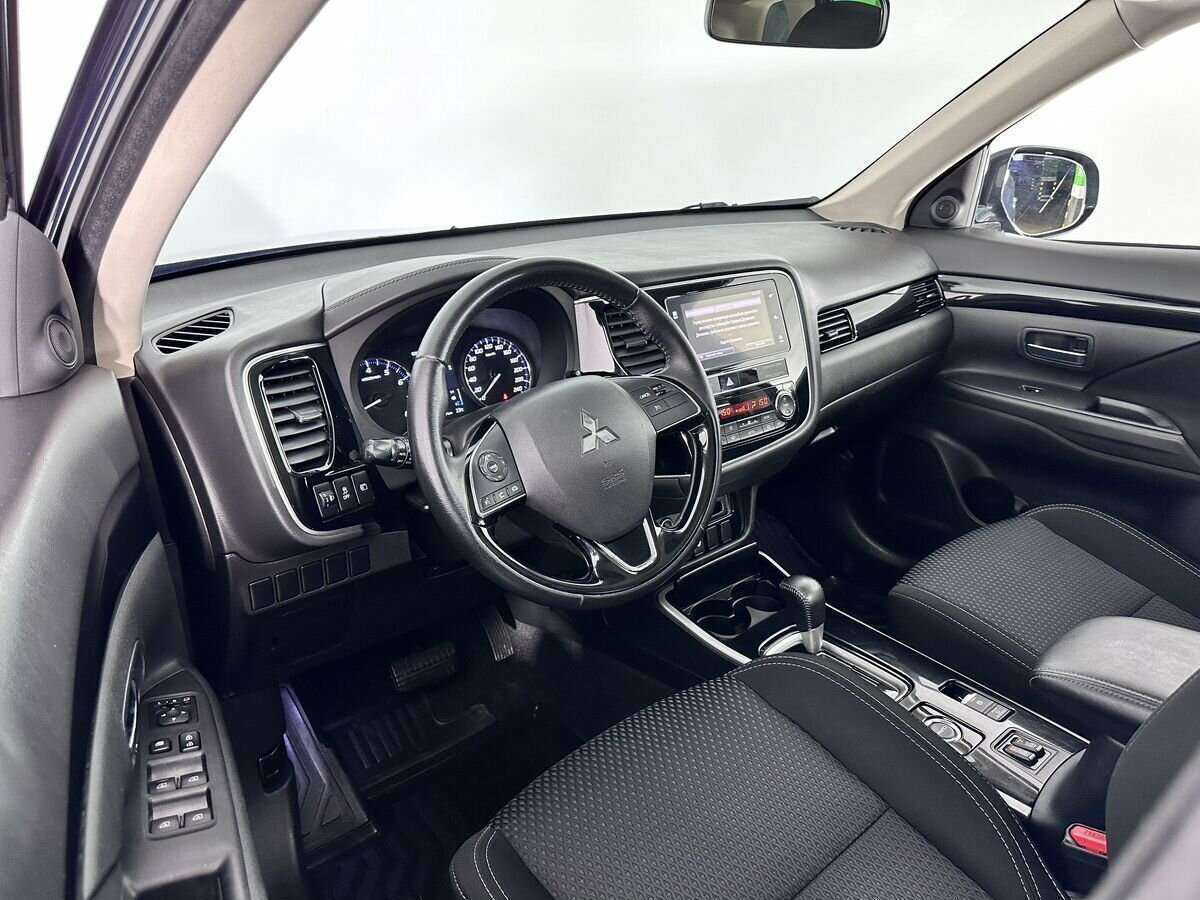 Mitsubishi Outlander б/у, 2019, Вариатор. Фото: #9