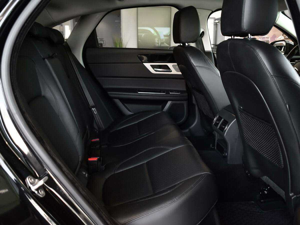 Jaguar XF б/у, 2017, Автоматическая. Фото: #8