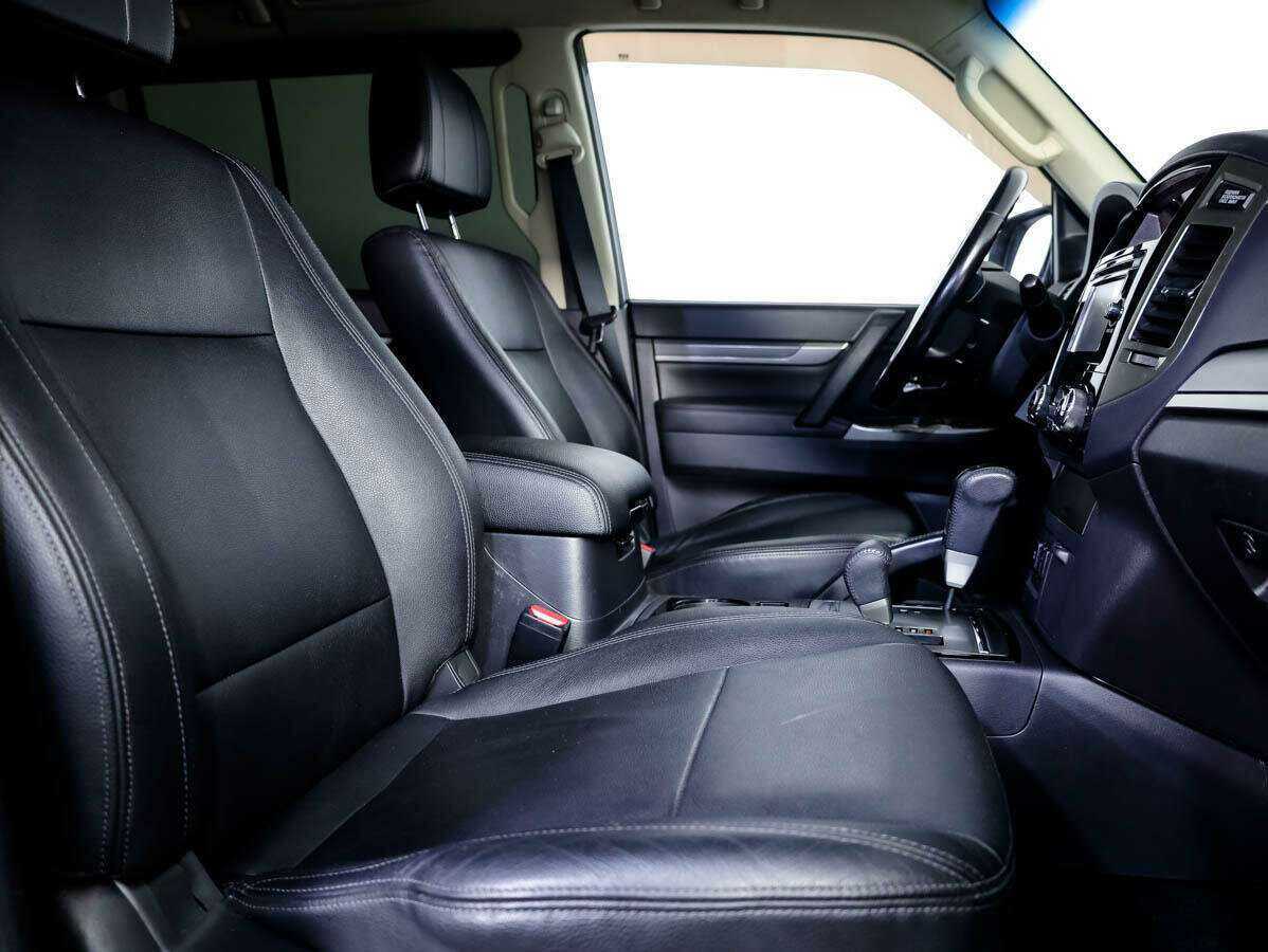 Mitsubishi Pajero б/у, 2014, Автоматическая. Фото: #10