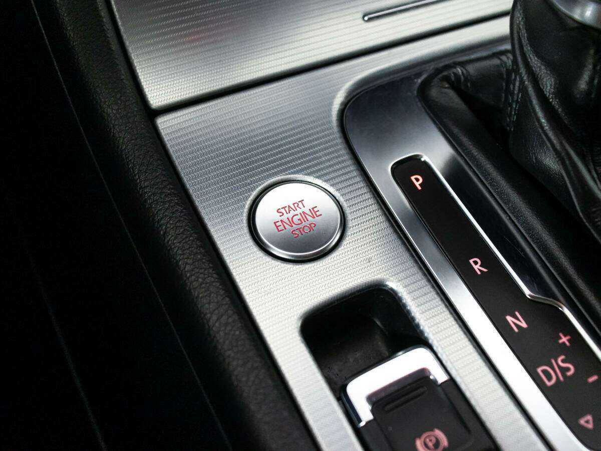 Volkswagen Touareg б/у, 2012, Автоматическая. Фото: #18