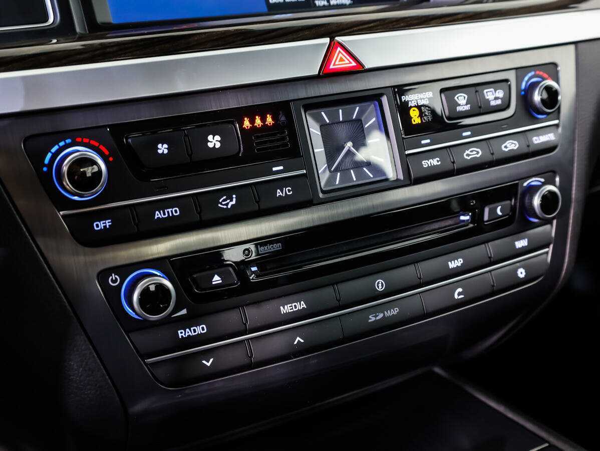 Hyundai Genesis б/у, 2014, Автоматическая. Фото: #14