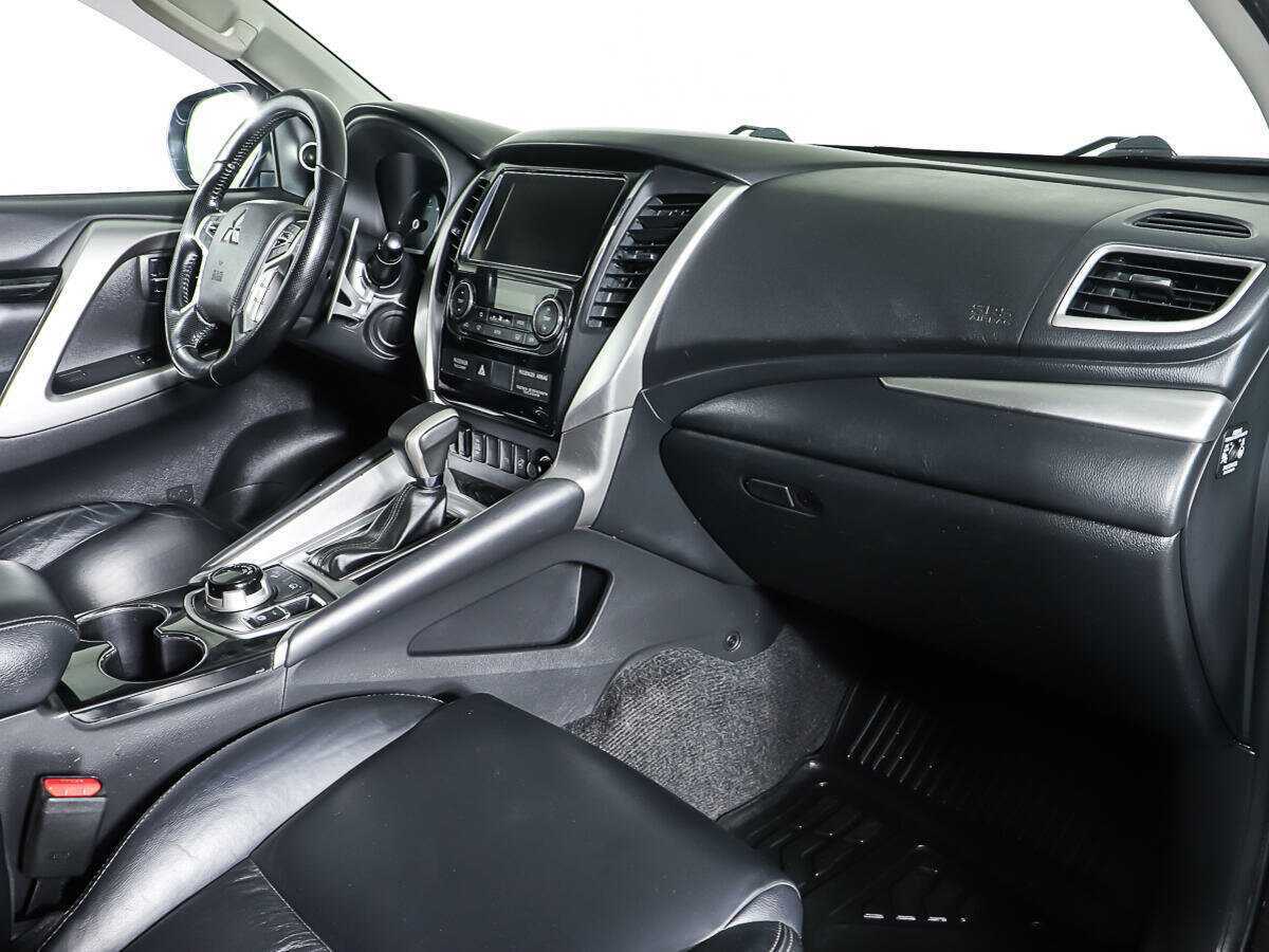 Mitsubishi Pajero Sport б/у, 2018, Автоматическая. Фото: #8