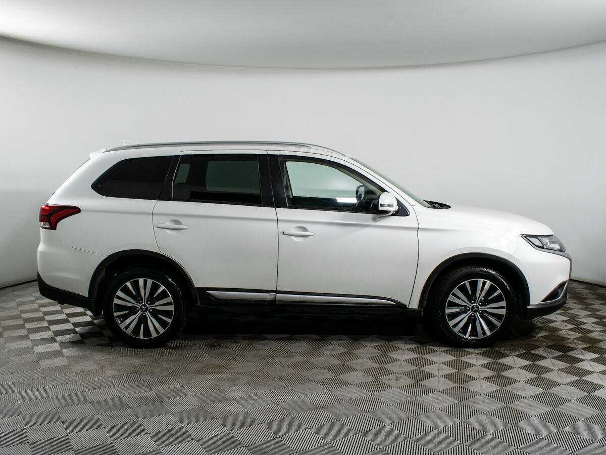 Mitsubishi Outlander б/у, 2020, Вариатор. Фото: #3