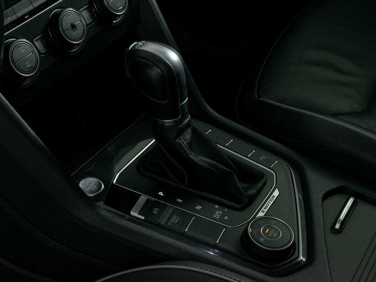 Volkswagen Tiguan б/у, 2018, Роботизированная. Фото: #17