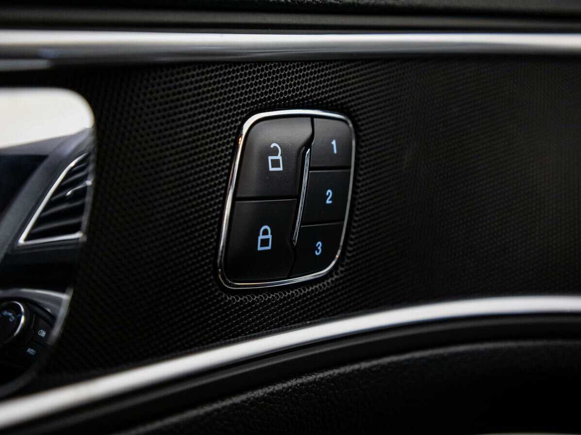 Ford Explorer б/у, 2018, Автоматическая. Фото: #17