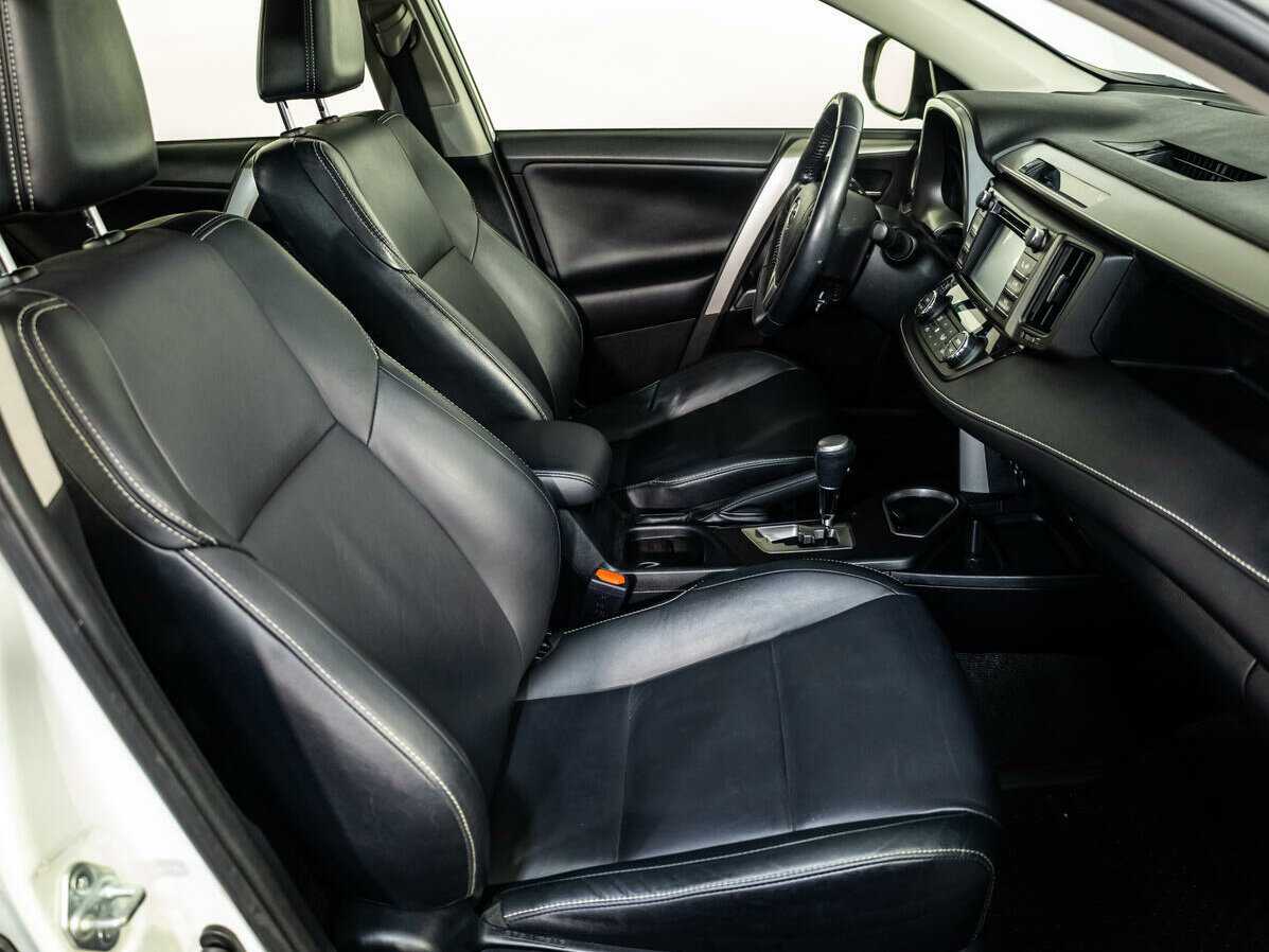 Toyota RAV4 б/у, 2015, Автоматическая. Фото: #8