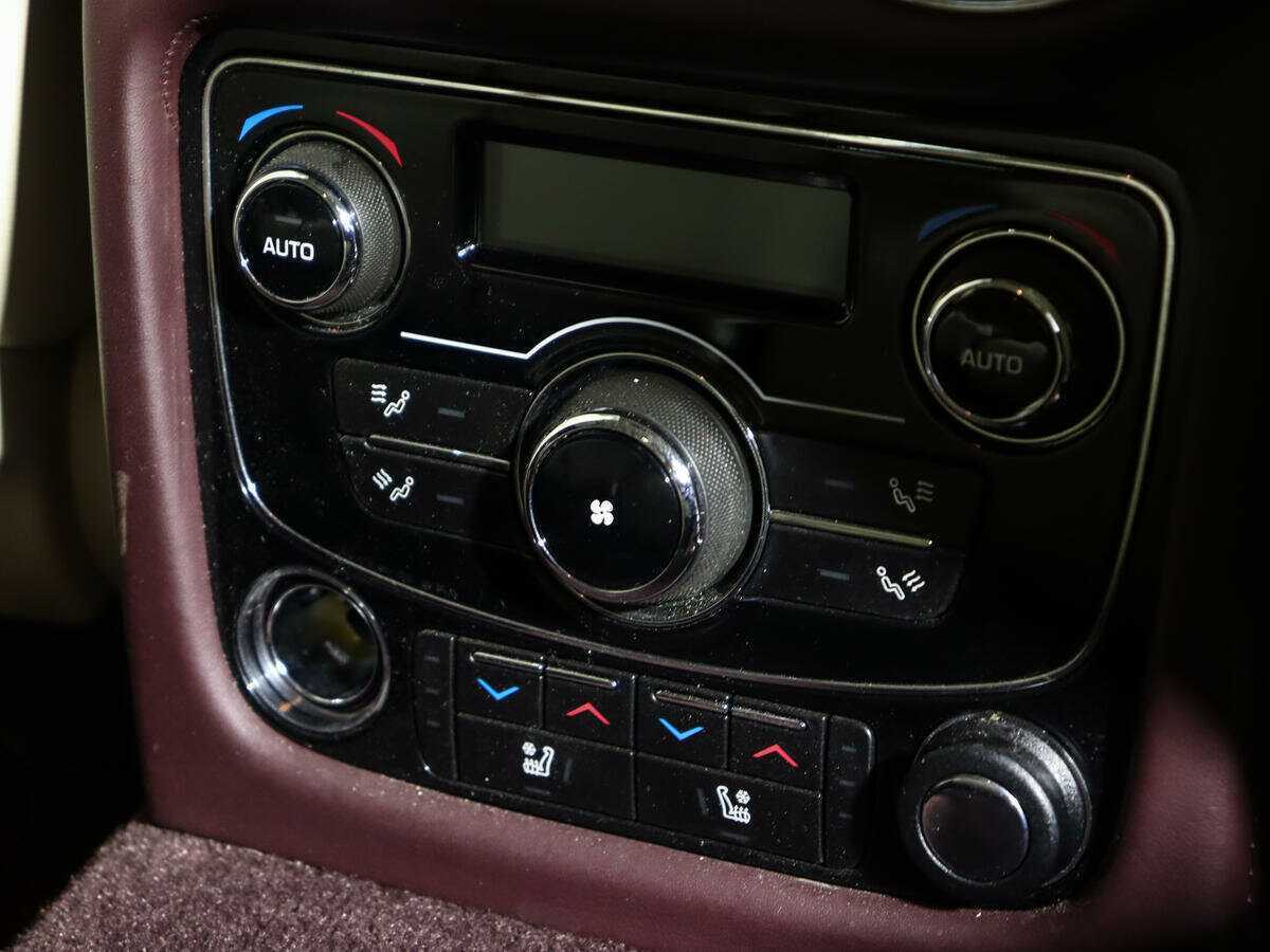 Jaguar XJ б/у, 2014, Автоматическая. Фото: #16