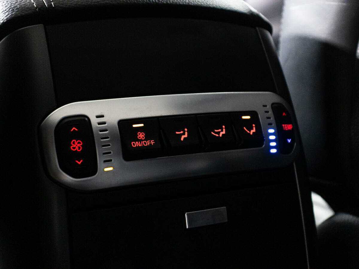 Kia Mohave б/у, 2017, Автоматическая. Фото: #19