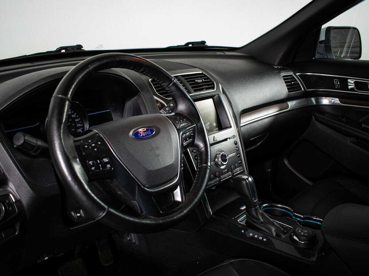 Ford Explorer б/у, 2016, Автоматическая. Фото: #11