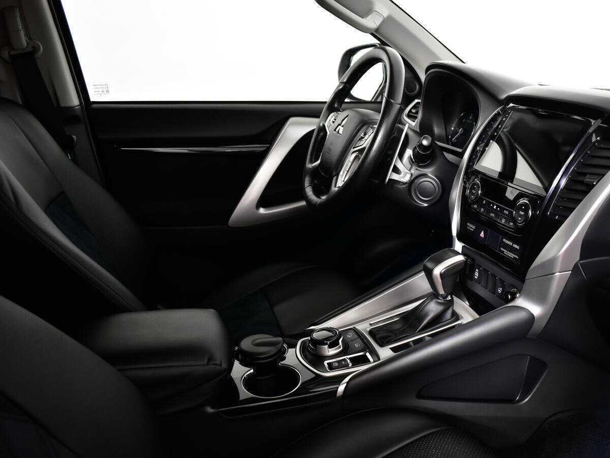 Mitsubishi Pajero Sport б/у, 2018, Автоматическая. Фото: #6