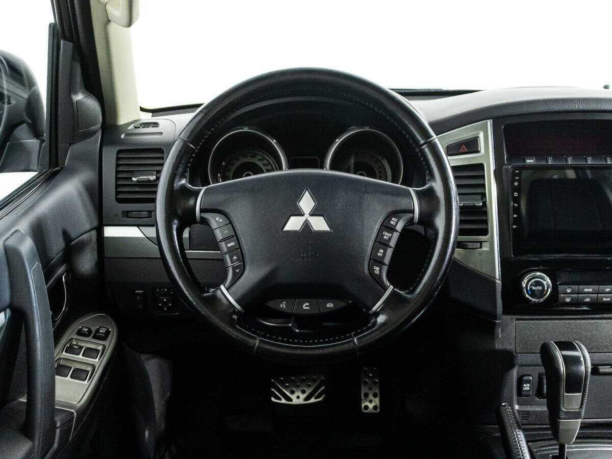 Mitsubishi Pajero б/у, 2015, Автоматическая. Фото: #16