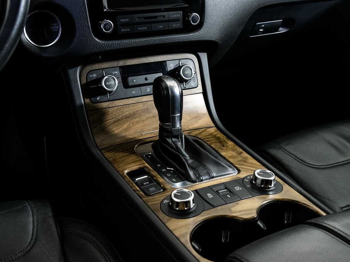 Volkswagen Touareg б/у, 2012, Автоматическая. Фото: #11
