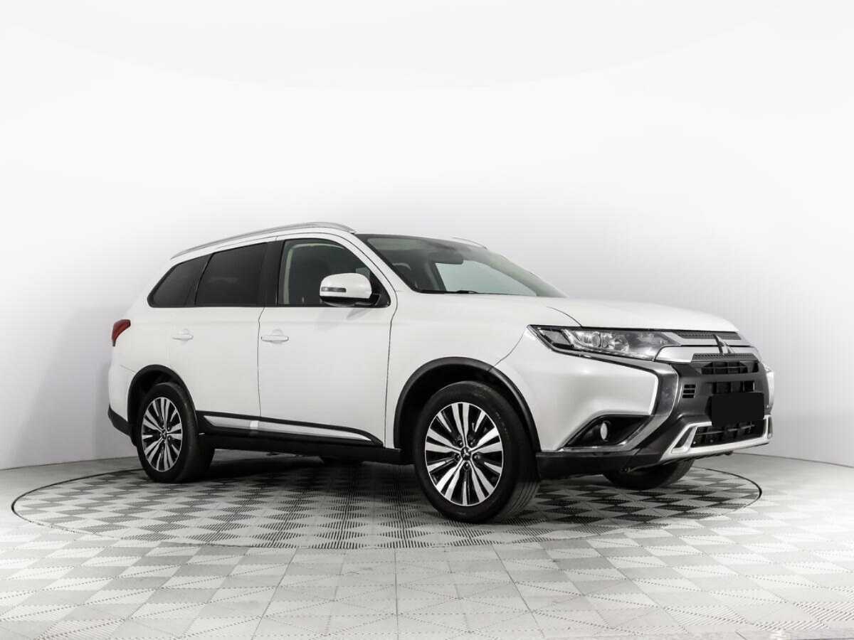 Mitsubishi Outlander б/у, 2020, Вариатор. Фото: #2