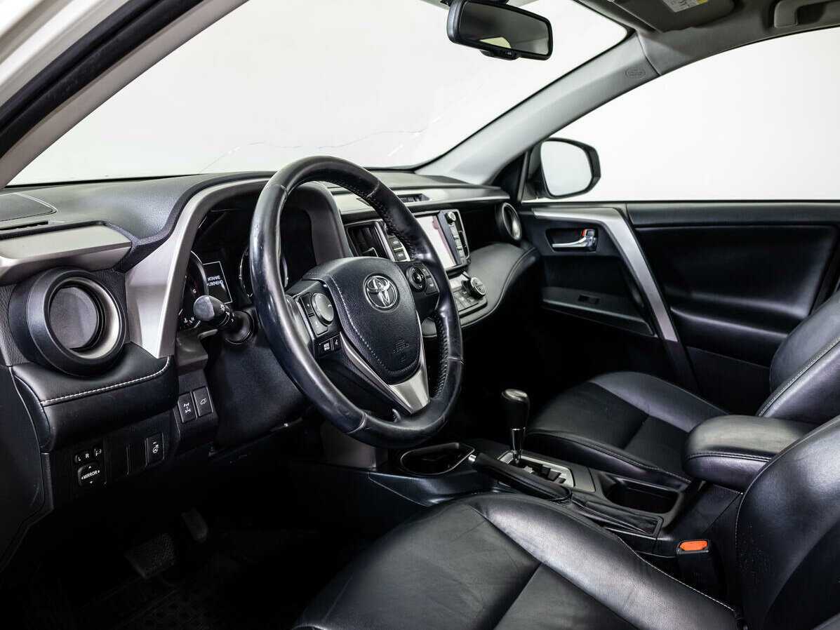 Toyota RAV4 б/у, 2018, Автоматическая. Фото: #8