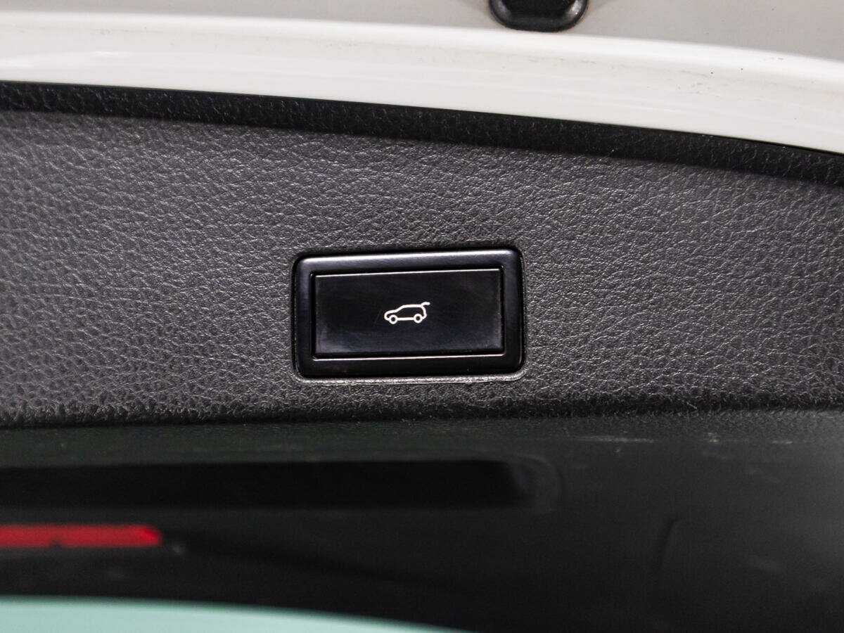 Volkswagen Touareg б/у, 2013, Автоматическая. Фото: #14