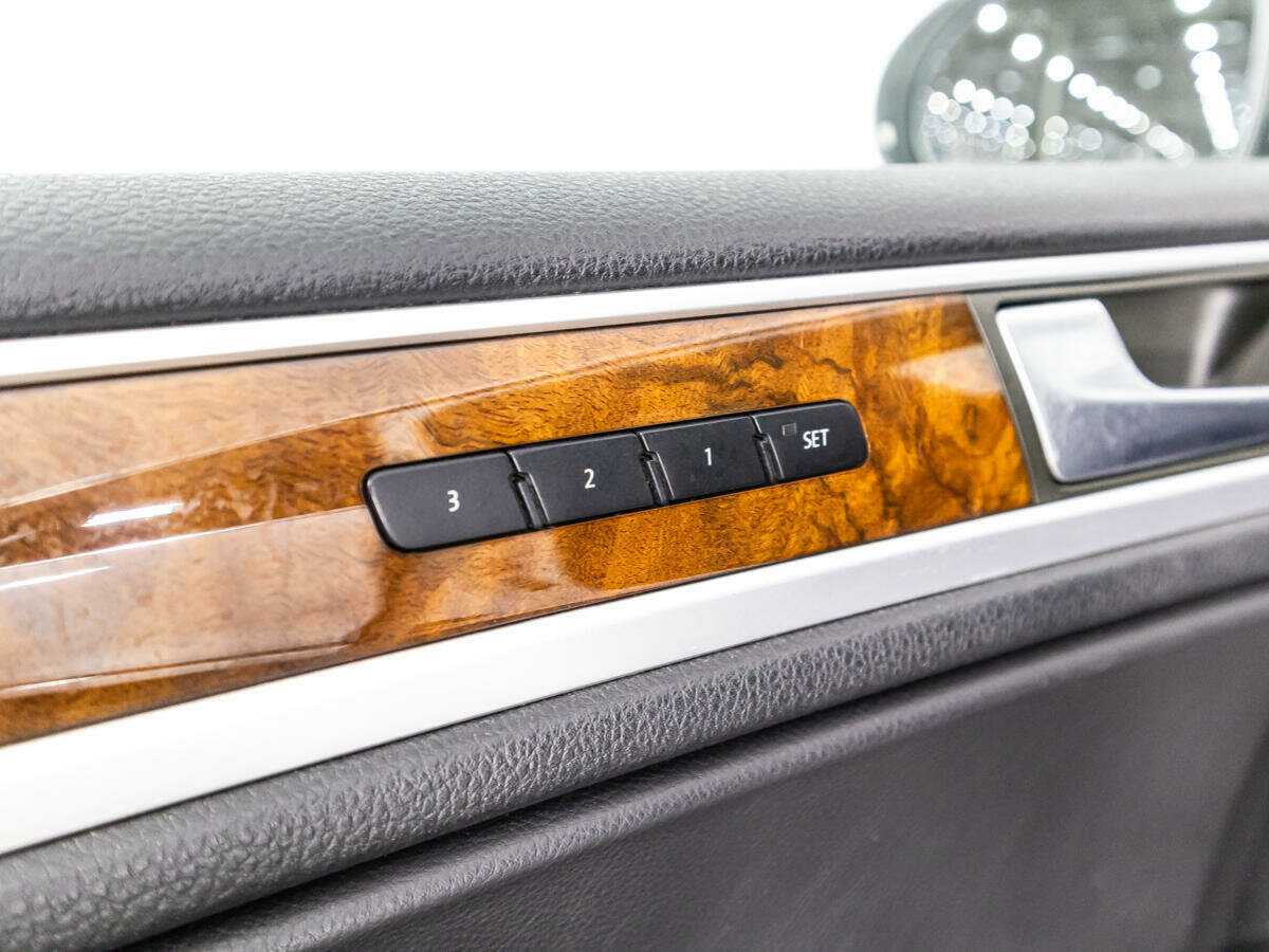 Volkswagen Touareg б/у, 2013, Автоматическая. Фото: #16