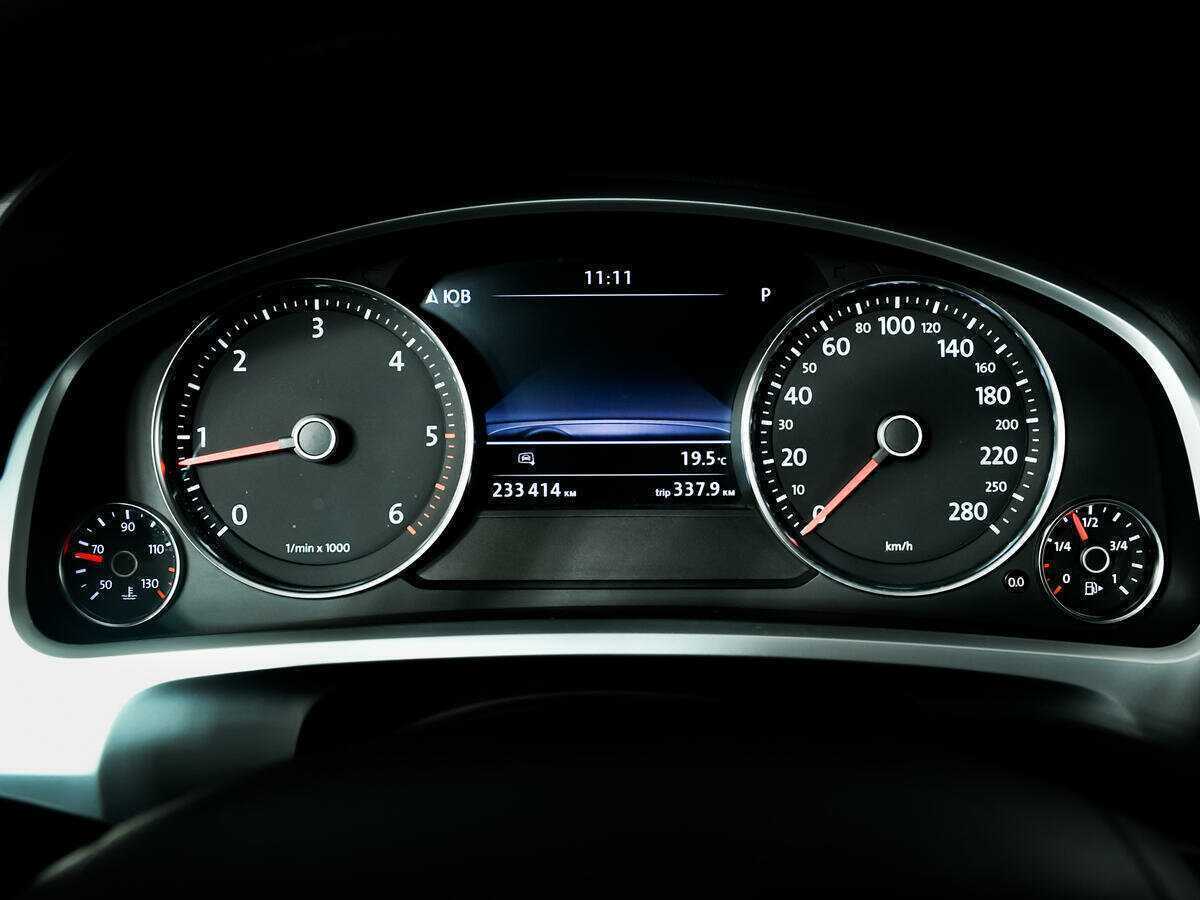 Volkswagen Touareg б/у, 2012, Автоматическая. Фото: #9