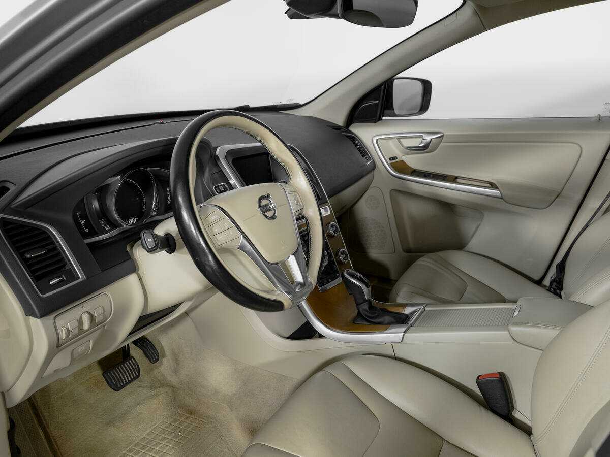 Вольво ИксЦ60 б/у, 2015, Автоматическая. Фото: #14