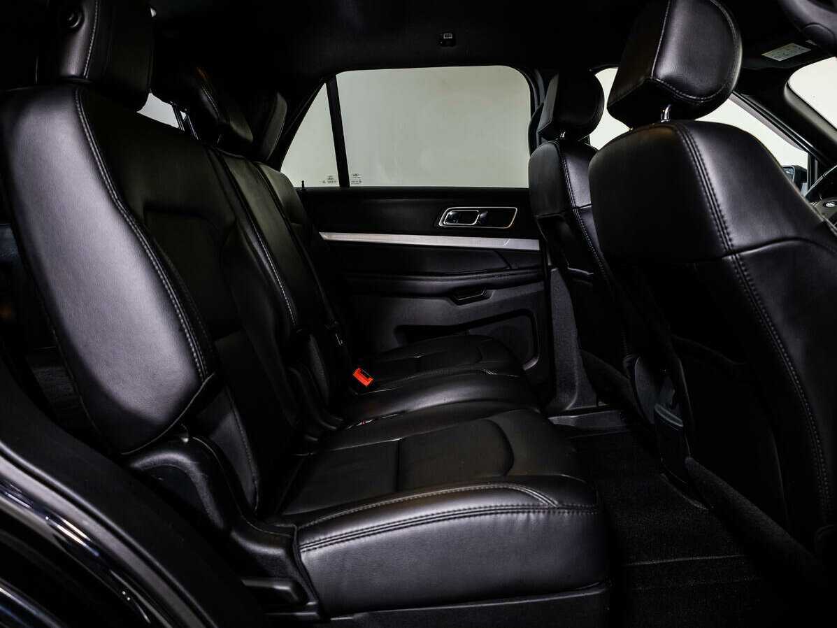 Ford Explorer б/у, 2017, Автоматическая. Фото: #8