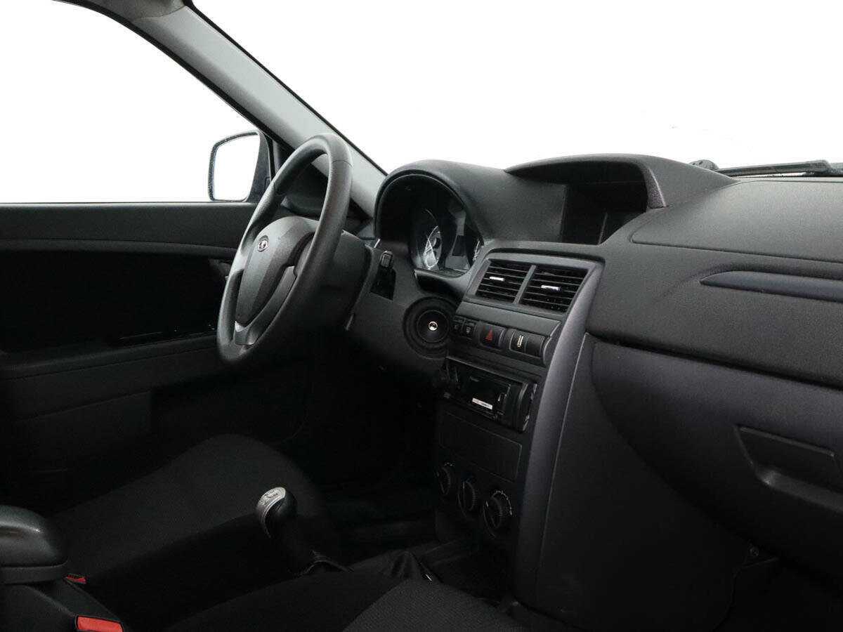 Lada (ВАЗ) Priora б/у, 2017, Механическая. Фото: #6