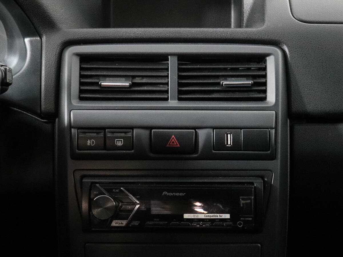 Lada (ВАЗ) Priora б/у, 2017, Механическая. Фото: #10