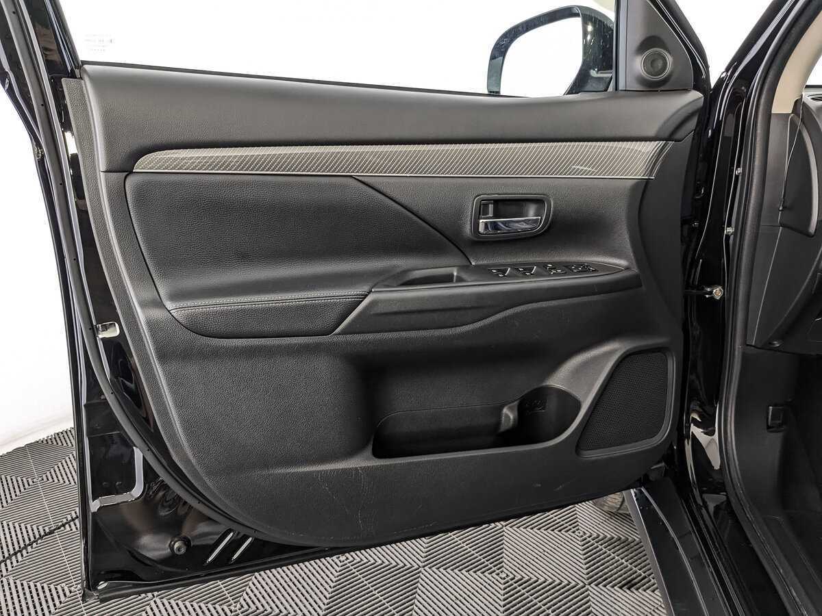 Mitsubishi Outlander б/у, 2022, Вариатор. Фото: #14