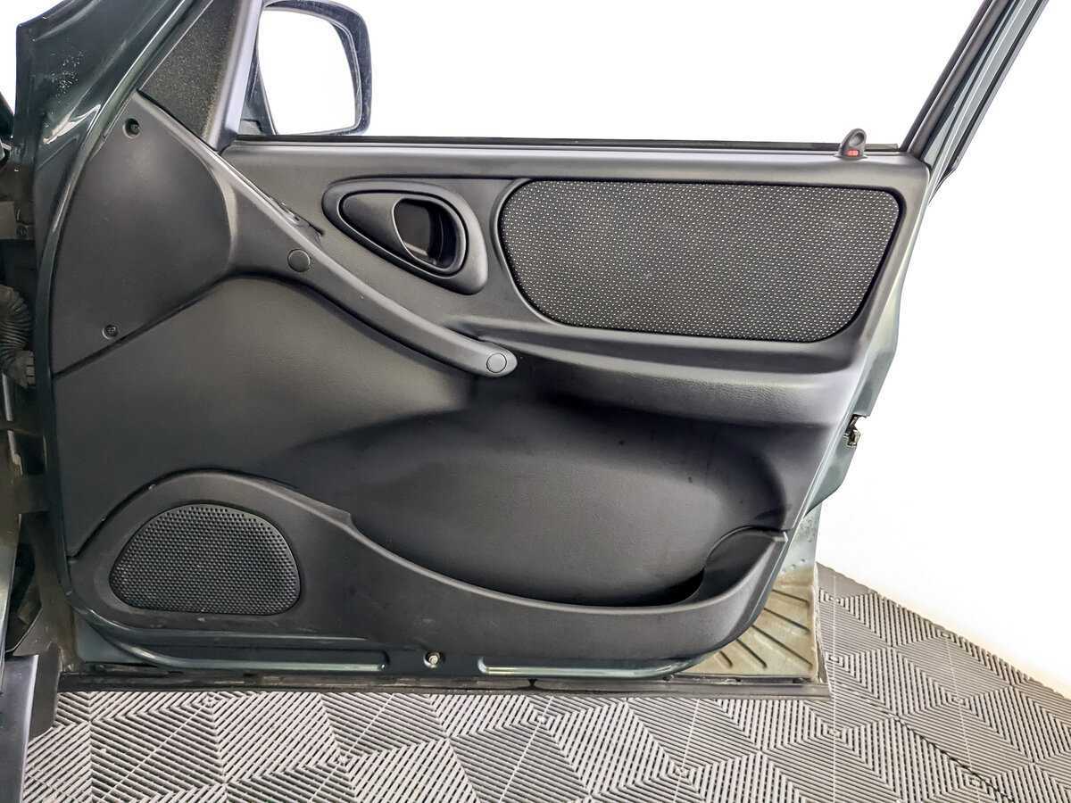 Chevrolet Niva б/у, 2017, Механическая. Фото: #19