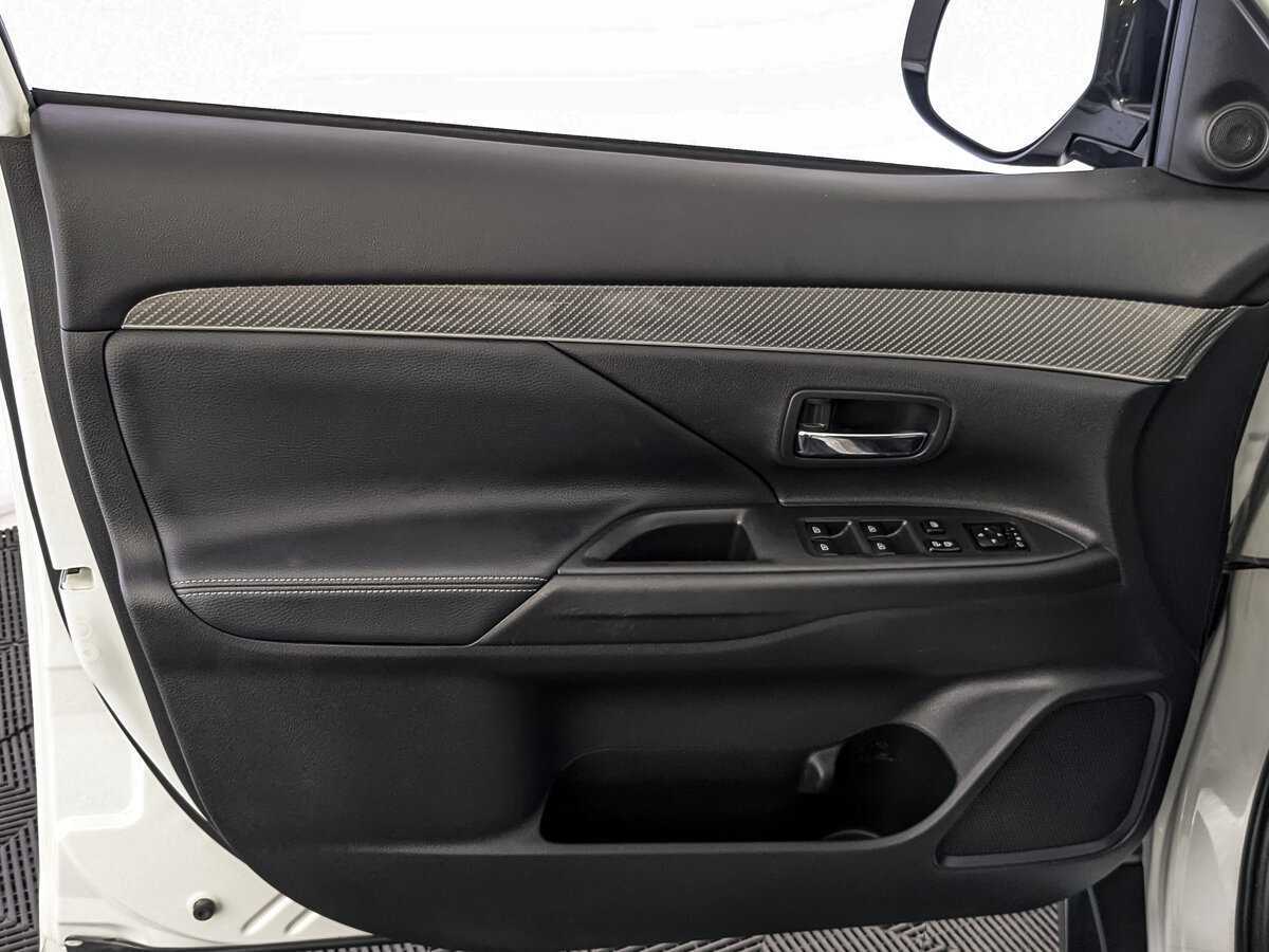 Mitsubishi Outlander б/у, 2021, Вариатор. Фото: #14