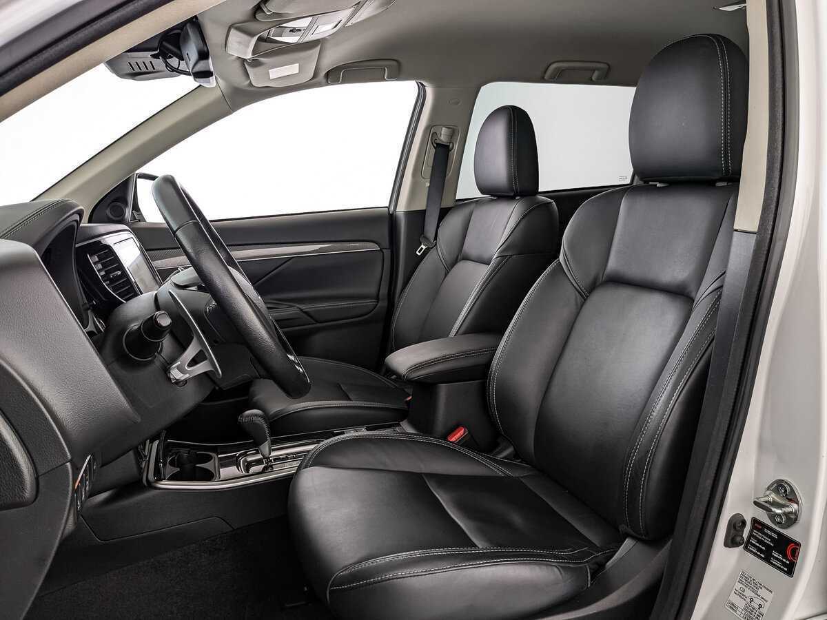 Mitsubishi Outlander б/у, 2021, Вариатор. Фото: #15