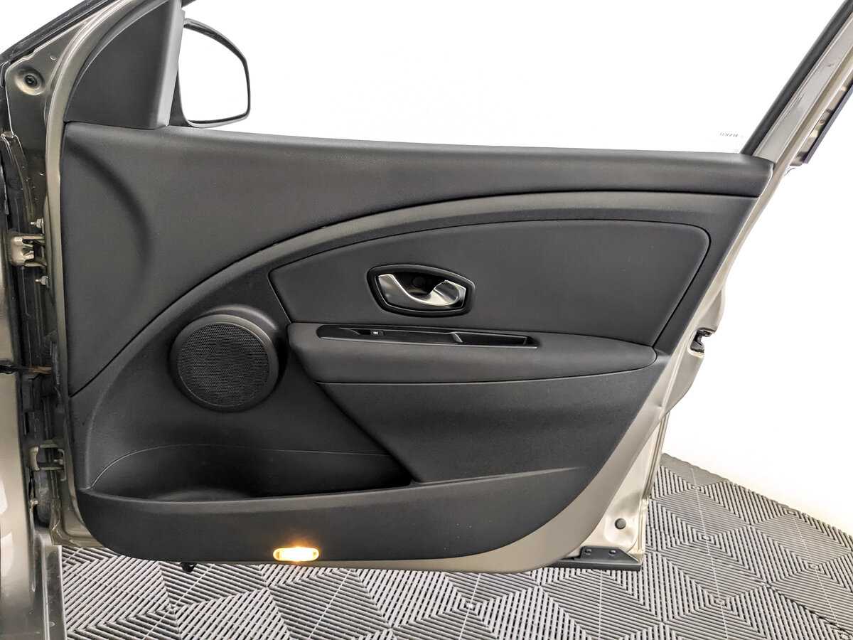 Renault Fluence б/у, 2012, Автоматическая. Фото: #19