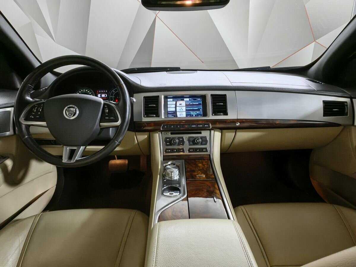 Jaguar XF б/у, 2013, Автоматическая. Фото: #9