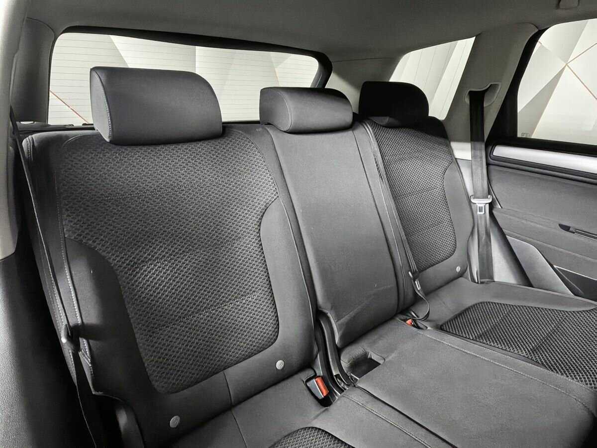 Volkswagen Touareg б/у, 2012, Автоматическая. Фото: #11