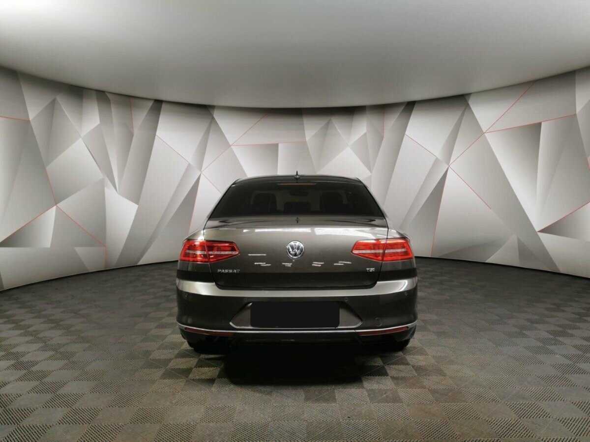 Volkswagen Passat б/у, 2018, Роботизированная. Фото: #7