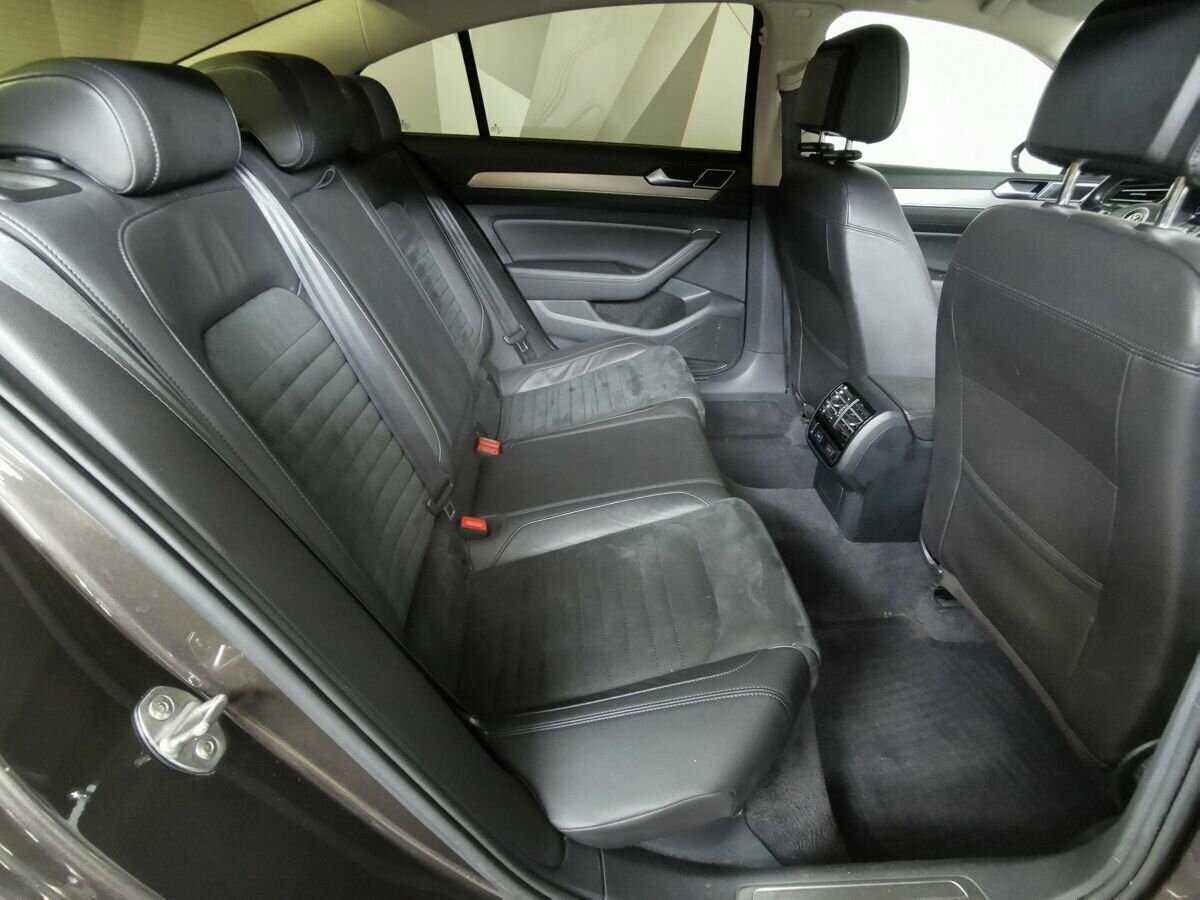 Volkswagen Passat б/у, 2018, Роботизированная. Фото: #11