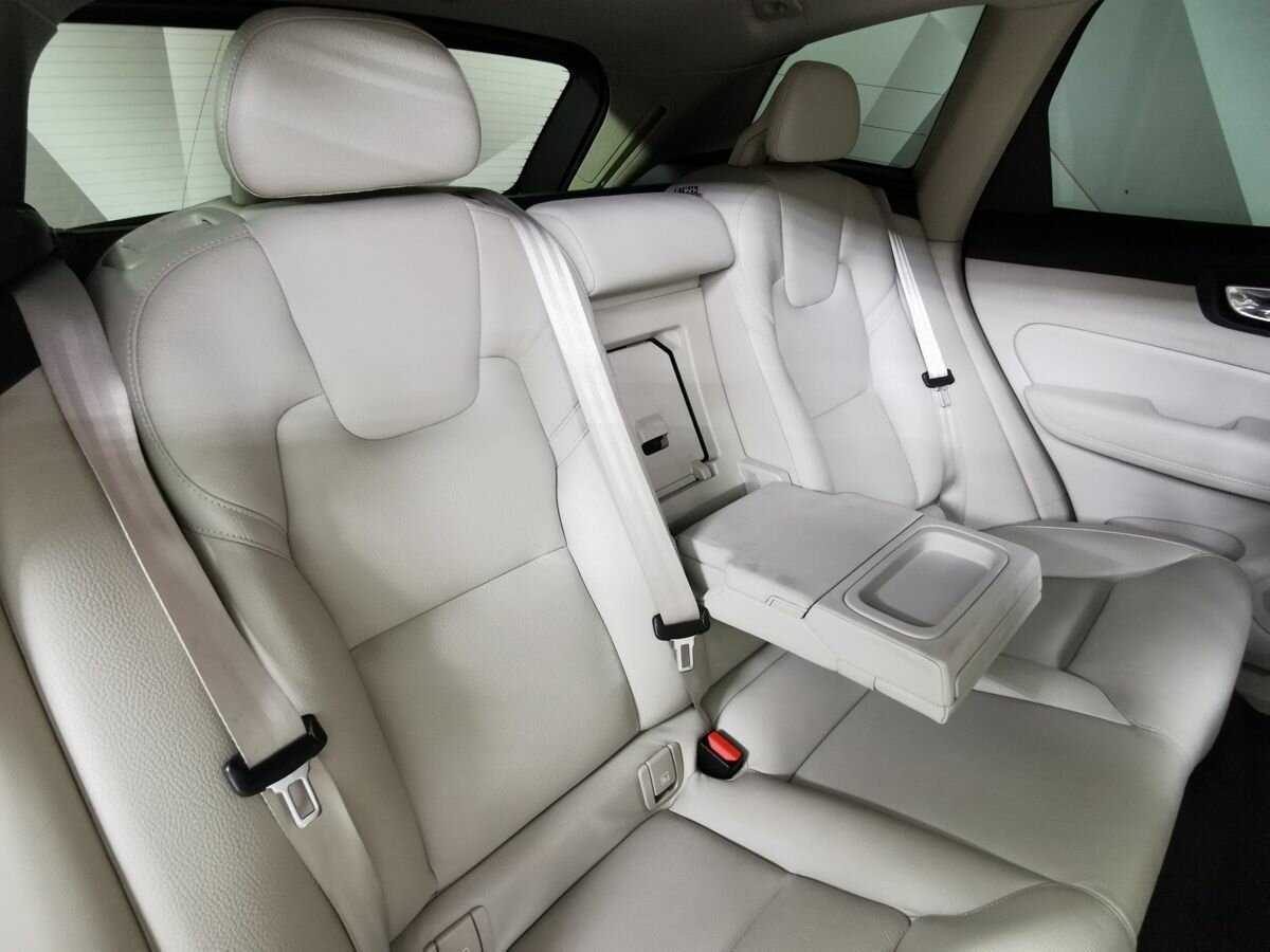 Volvo XC60 б/у, 2018, Автоматическая. Фото: #12