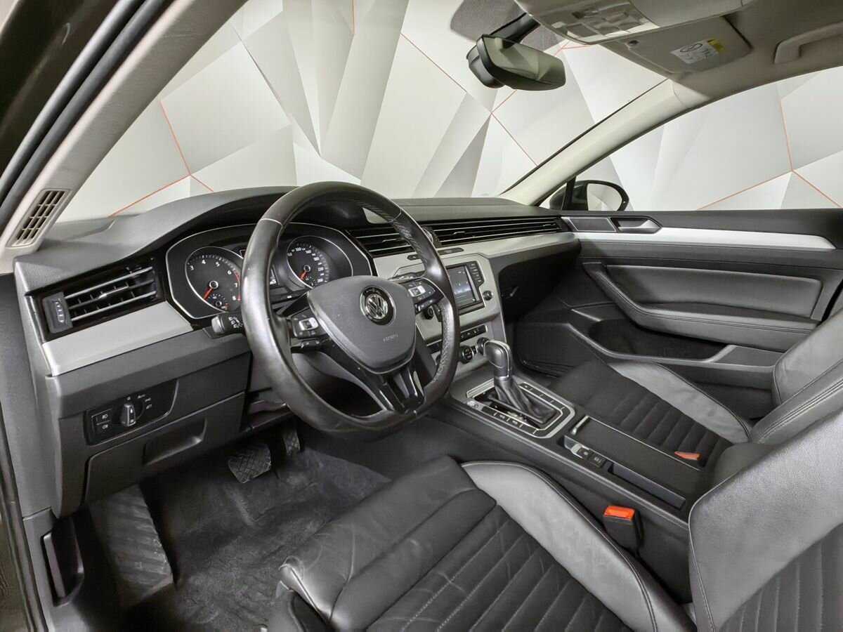 Volkswagen Passat б/у, 2017, Роботизированная. Фото: #13