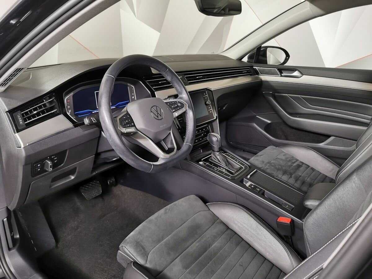 Volkswagen Passat б/у, 2021, Роботизированная. Фото: #12