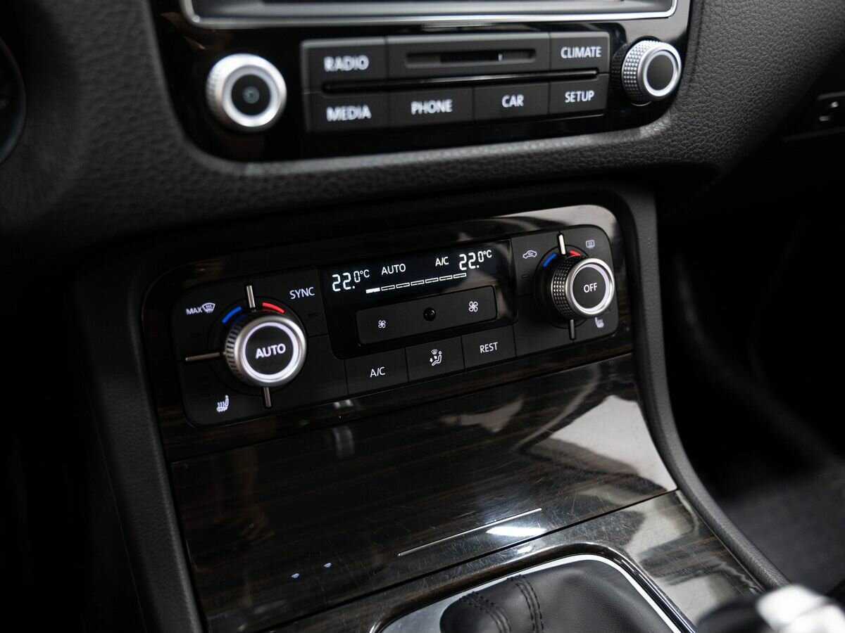 Volkswagen Touareg б/у, 2015, Автоматическая. Фото: #19
