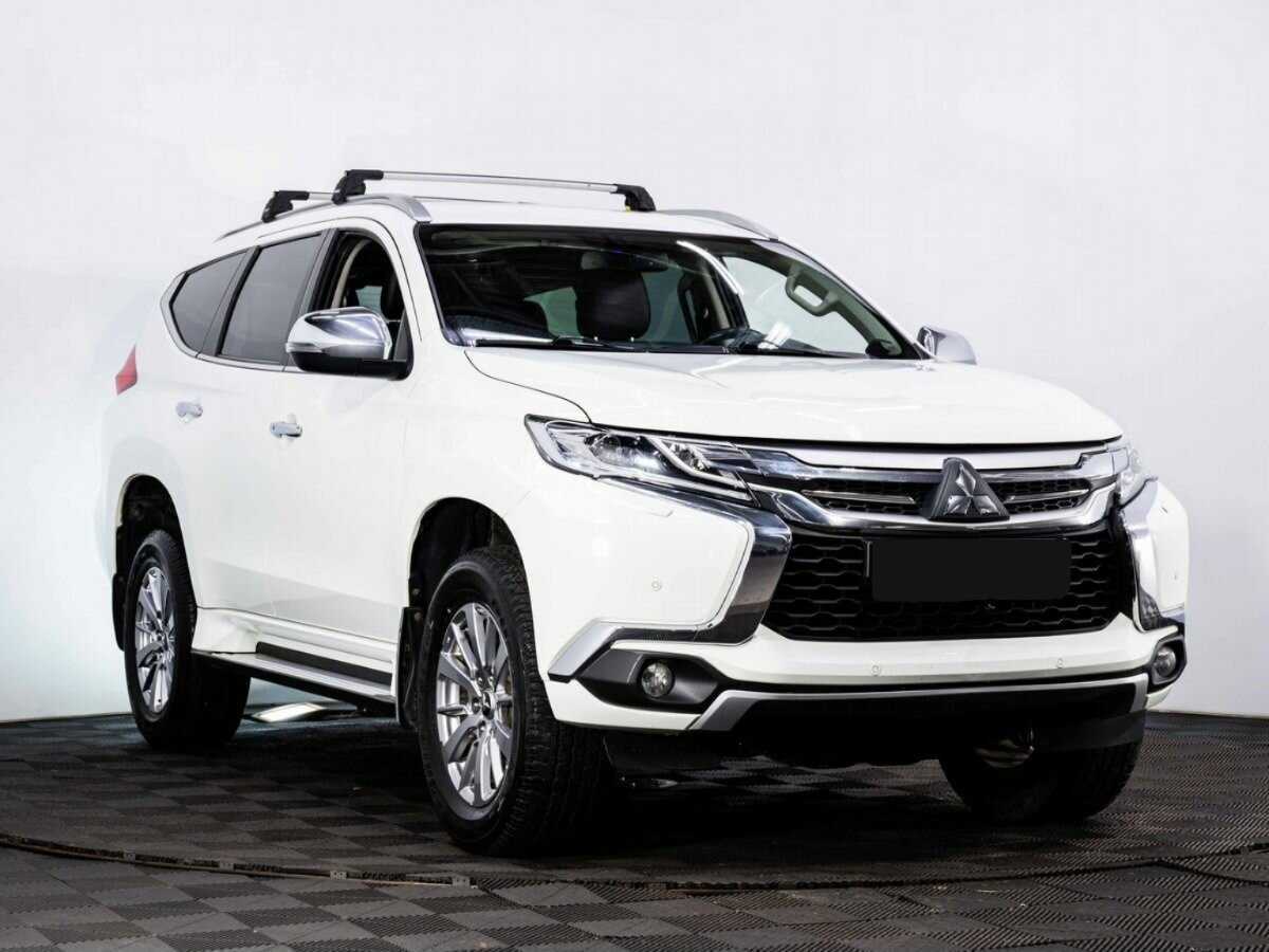 Mitsubishi Pajero Sport б/у, 2017, Автоматическая. Фото: #2