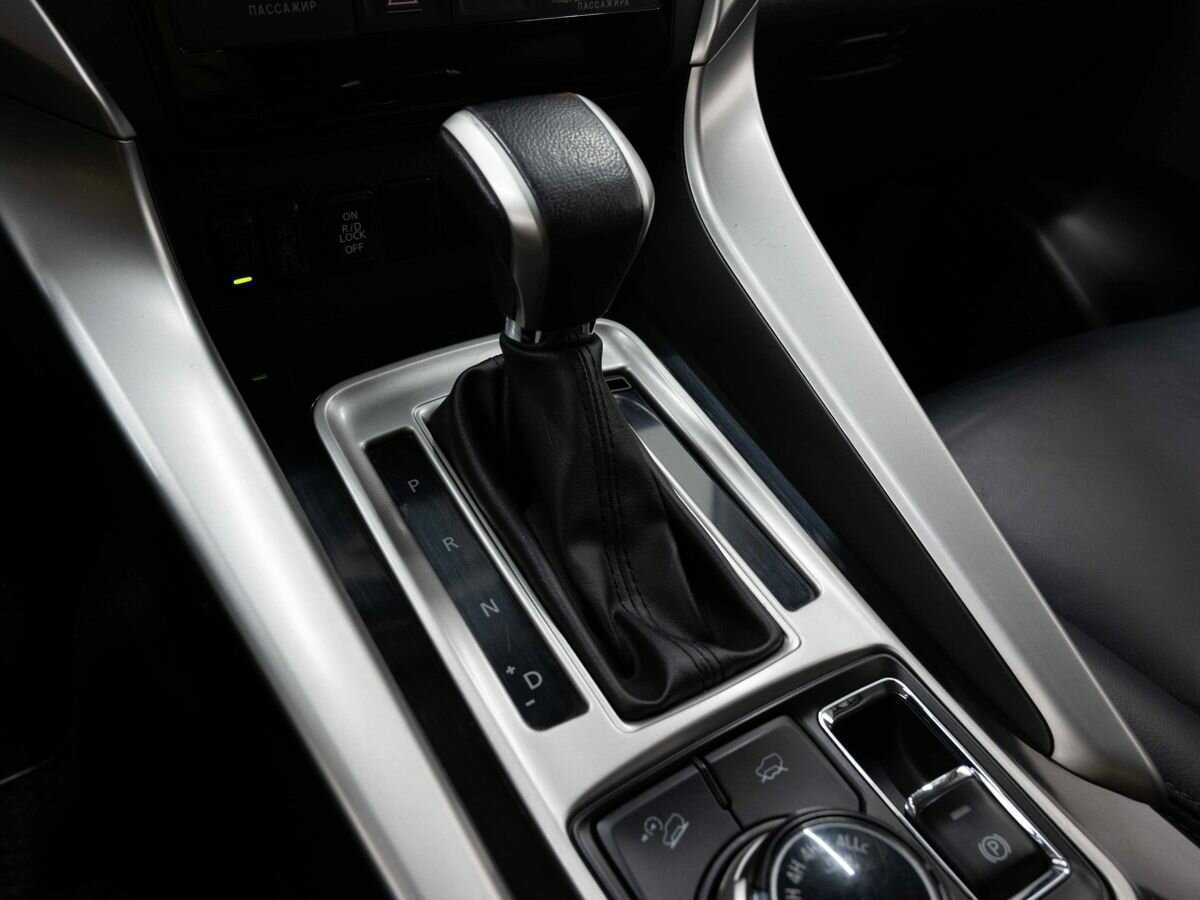 Mitsubishi Pajero Sport б/у, 2017, Автоматическая. Фото: #22