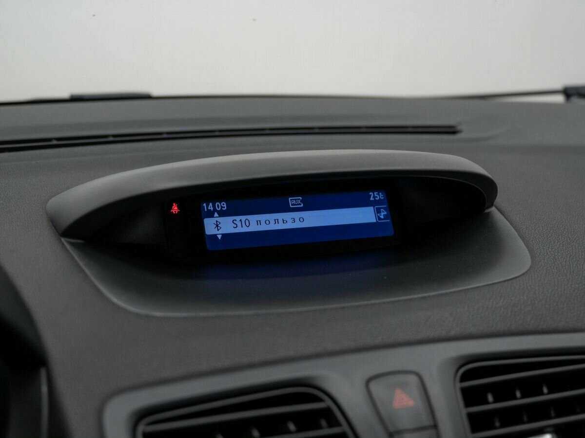 Renault Fluence б/у, 2013, Механическая. Фото: #18