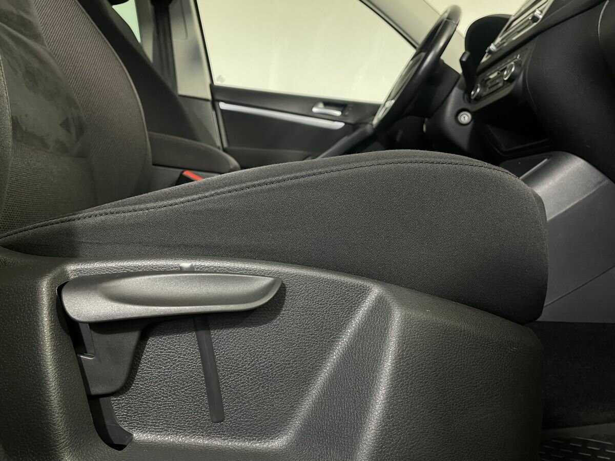 Volkswagen Tiguan б/у, 2012, Автоматическая. Фото: #13