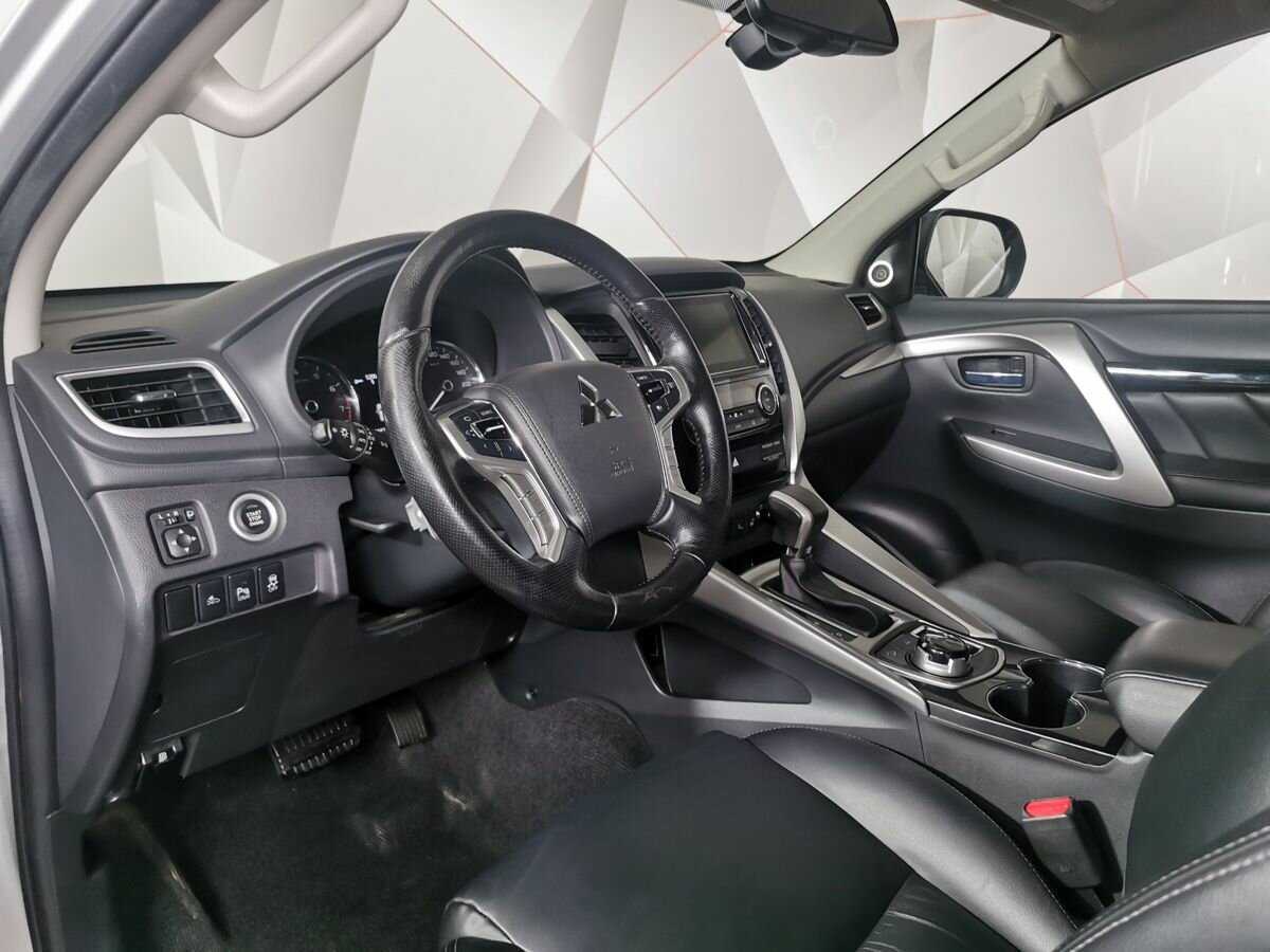 Mitsubishi Pajero Sport б/у, 2017, Автоматическая. Фото: #13