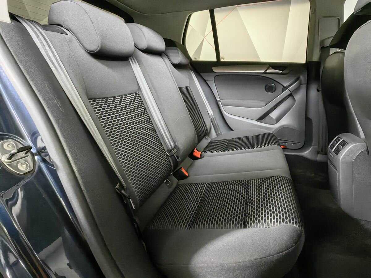 Volkswagen Golf б/у, 2012, Механическая. Фото: #11