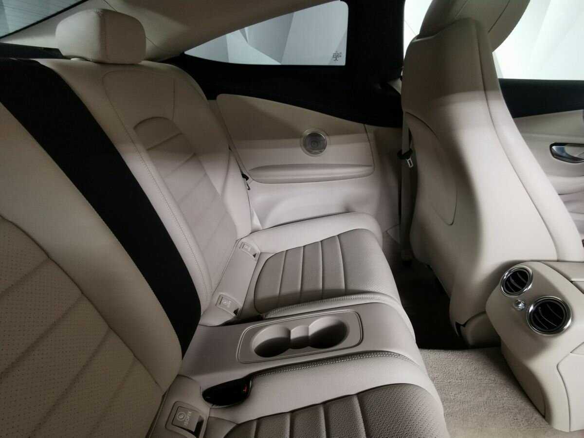 Mercedes-Benz C-Класс б/у, 2015, Автоматическая. Фото: #11