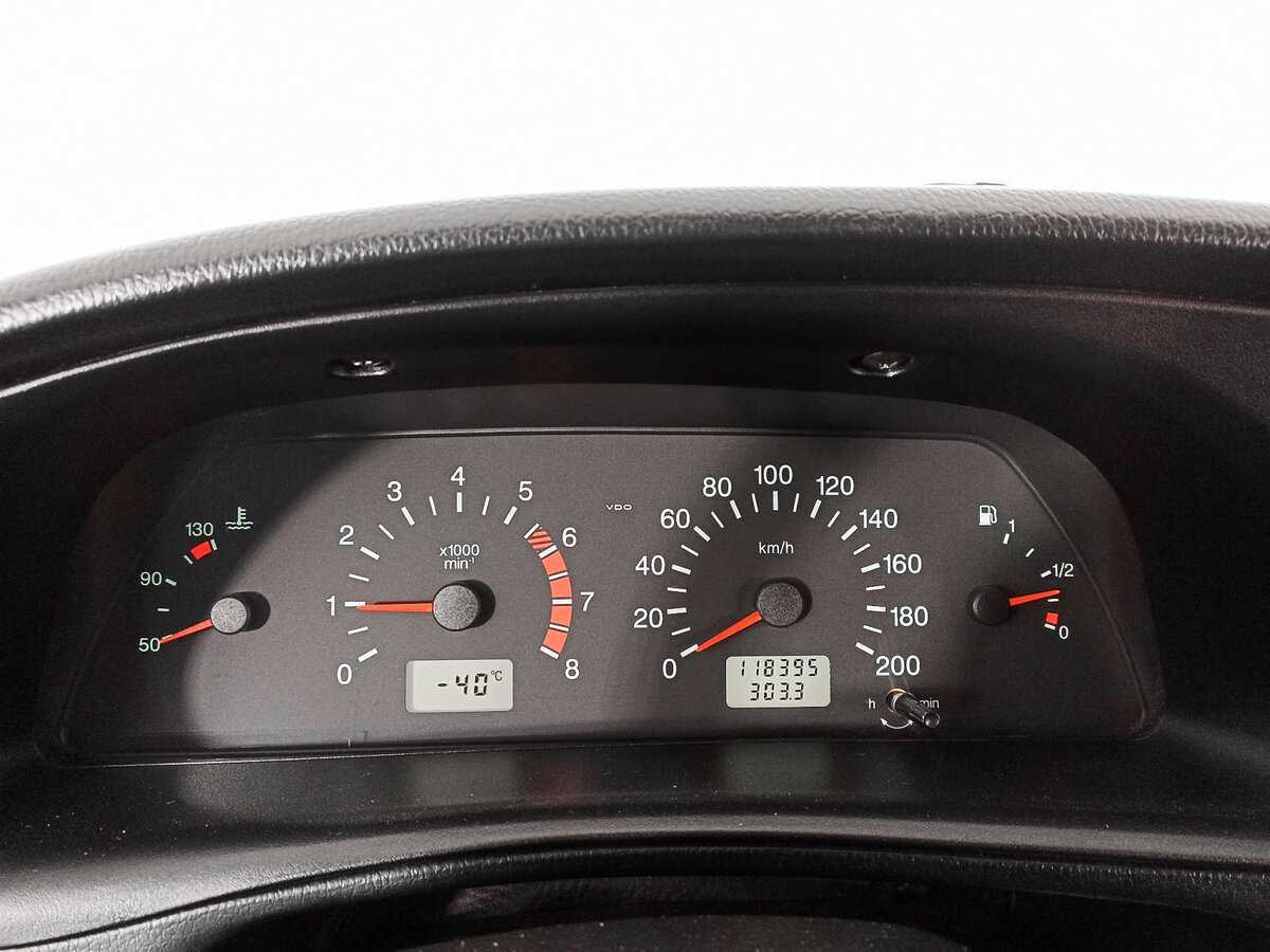 Chevrolet Niva б/у, 2015, Механическая. Фото: #8