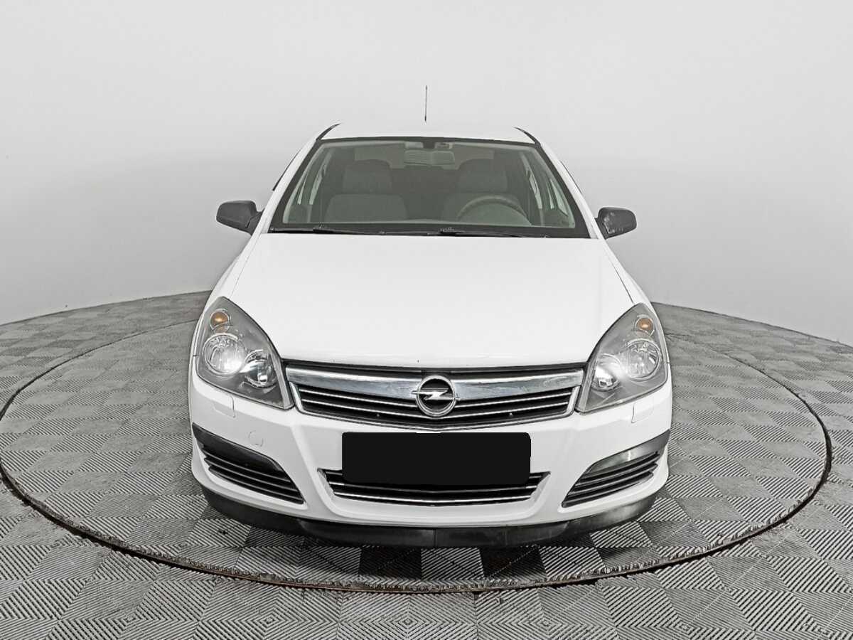 Opel Astra б/у, 2013, Механическая. Фото: #1